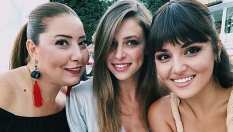 HANDE ERÇEL, ANNESİNİN DOĞUM GÜNÜNÜ PAYLAŞIMLA KUTLADI