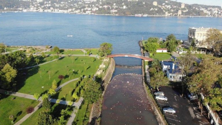 YAĞMURDAN SONRA BOĞAZ’A ÇÖP AKTI