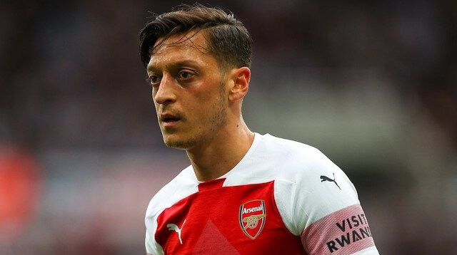 MESUT ÖZİL İÇİN İMZA KAMPANYASI BAŞLATTILAR