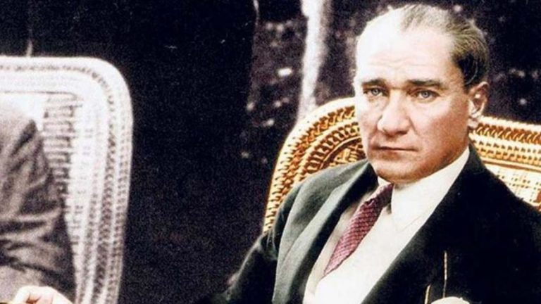 PEYAMİ SAFA’NIN ATATÜRK’E ÖVGÜSÜNÜ ABARTI SAYDILAR