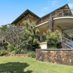 35091170-8901237-Moving_to_Australia_The_50_year_old_star_snapped_up_the_property-a-32_1604188360068