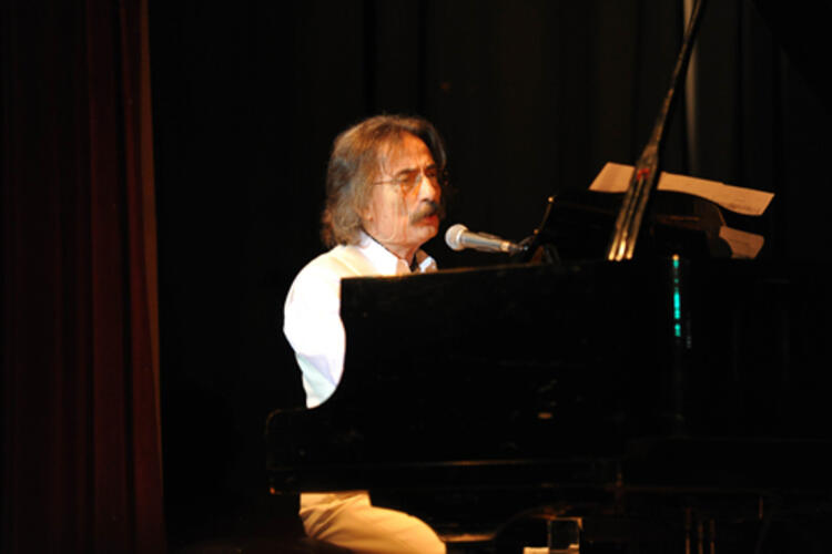 TİMUR SELÇUK HAYATA VEDA ETTİ: YARIM ASIRLIK ÇINAR ARTIK YOK!