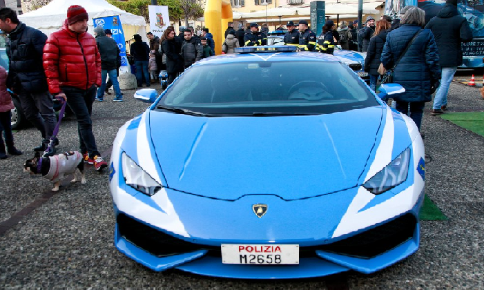 İTALYAN POLİSİ ORGAN TRANSFERİNİ LAMBORGHINI İLE YAPIYOR