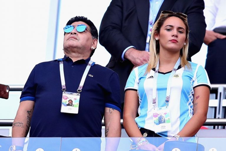 MARADONA’NIN VEFATININ ARDINDAN ESKİ EŞİ, SEVGİLİSİNİ ANMA TÖRENİNE KABUL ETMEDİ