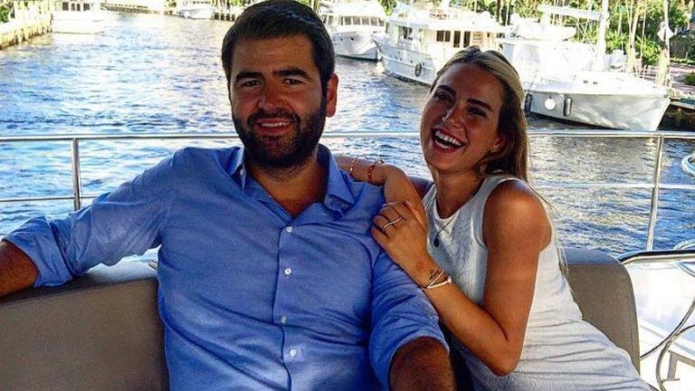 CEYDA ATEŞ İLK BEBEĞİNİ KUCAĞINA ALDI