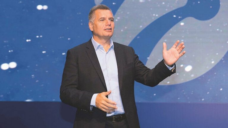 TURKCELL’İN BÜYÜMESİ BEKLENTİYİ AŞTI