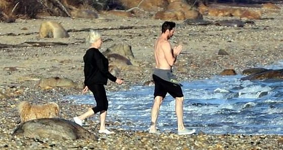 52 yaşındaki Hugh Jackman, etkileyici fiziği ile dikkat çekti