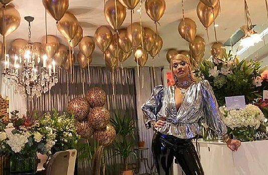 Şarkıcı Rita Ora, 30. yaş gününü kutladı