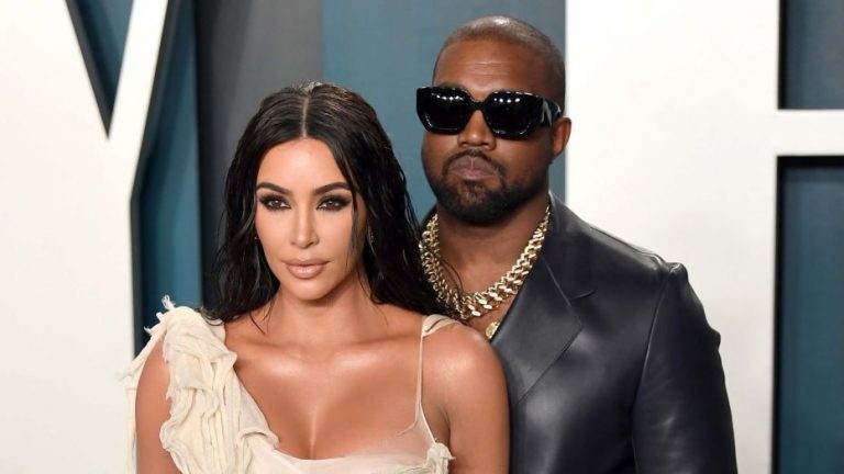 Kim Kardashian, boşanma sorularından kaçmak için tatile çıktı