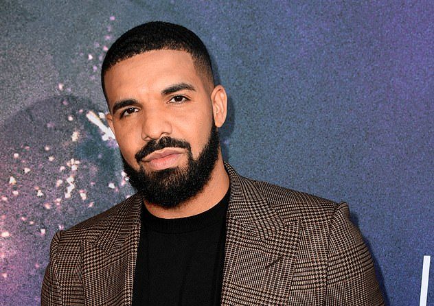 Drake, albümünü ikinci defa erteledi