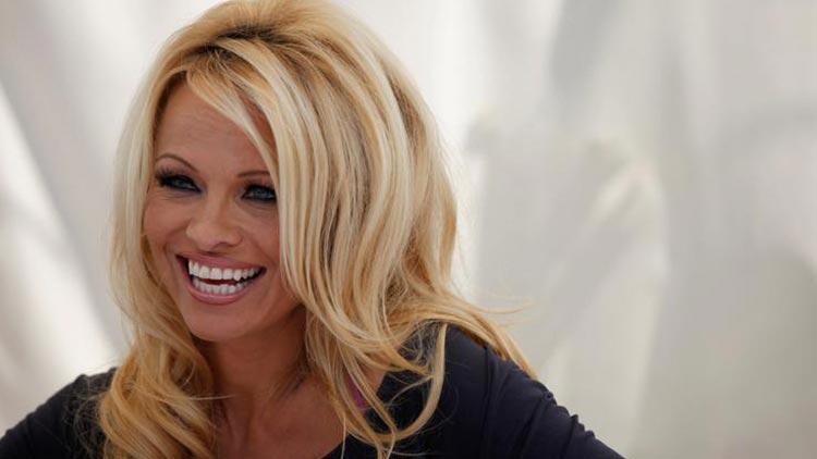 Pamela Anderson, bodyguardı ile evlendi