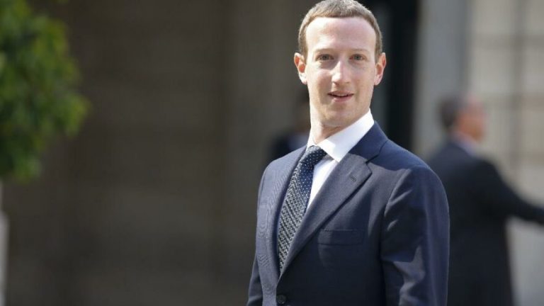 Mark Zuckerberg, Whatsapp’tan sonra Facebook’ta da değişiklikler yapacak.
