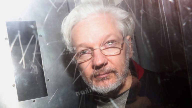 İngiltere, Julian Assange’ı ABD’ye iade etmeyecek