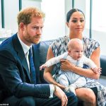 podcestleri-prens-harr-ve-meghan-markle-ı-husrana-ugratti-2