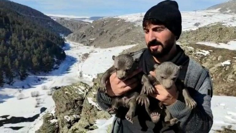 Ardahan’da yürekleri ısıtan görüntü