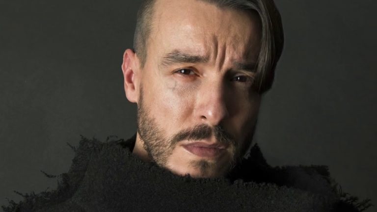 Cem Adrian’dan alkışlanacak hareket