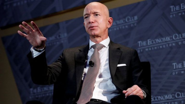 Jeff Bezos istifa ediyor