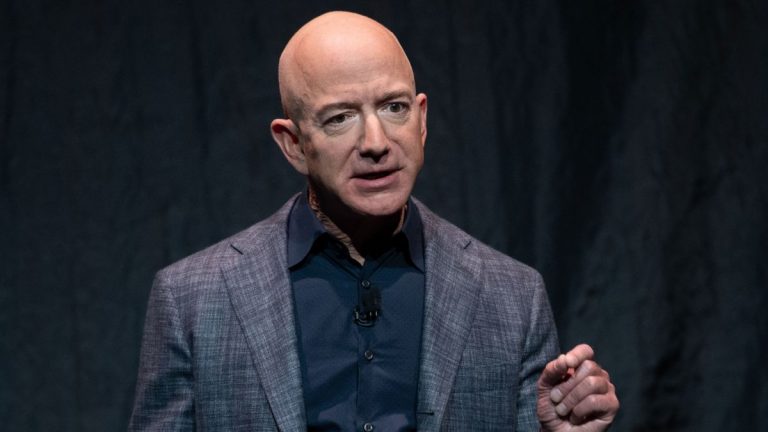 Jeff Bezos dünyanın en zengini