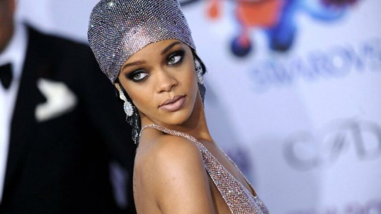 Rihanna’dan Hindistan’a destek