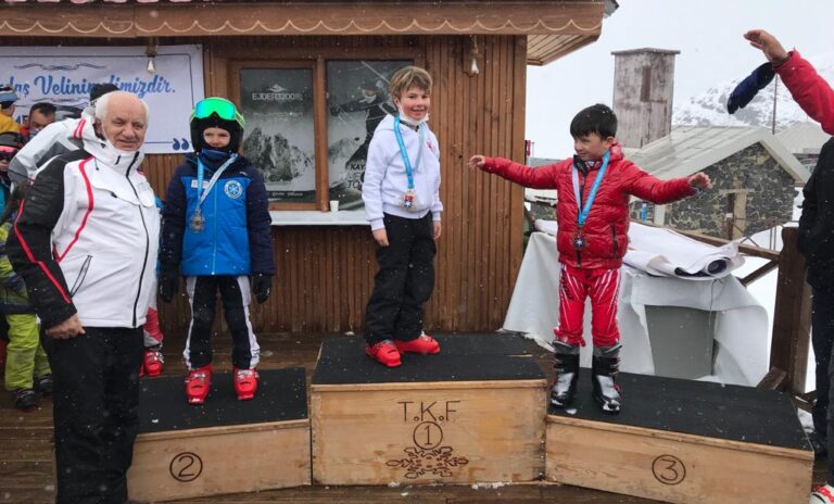 Minikler Festivali Erzurum’da yapıldı