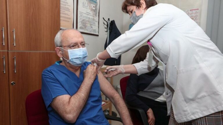 Chp lideri Kılıçdaroğlu ve eşi aşı oldu