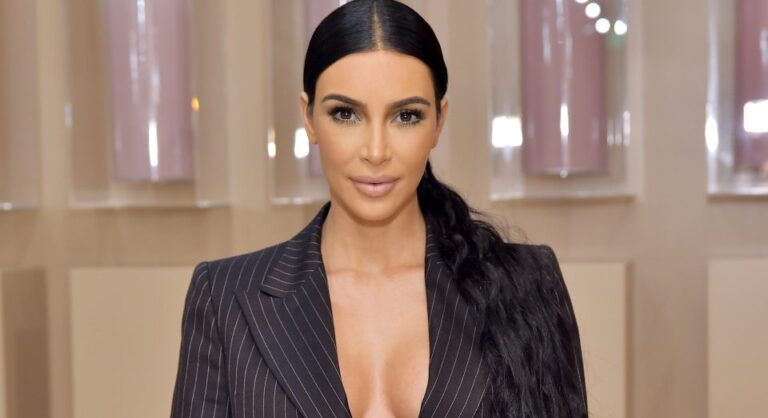 Kardashian’a West Milyarder Statüsü