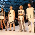 fashion-week-te-unlu-mankenler-podyuma-cikti-12668241_osd