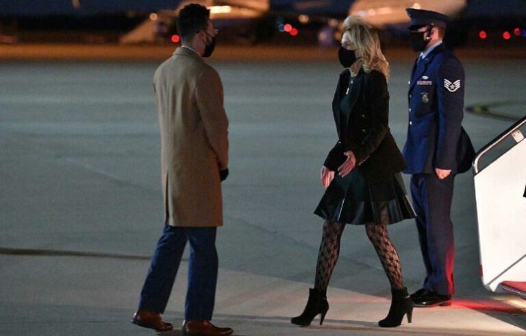 FİRST LADY ABD’DE SOSYAL MEDYAYI İKİYE BÖLDÜ