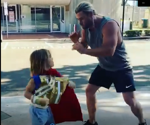 CHRİS HEMSWORTH OĞLU İLE DÖVÜŞTÜ