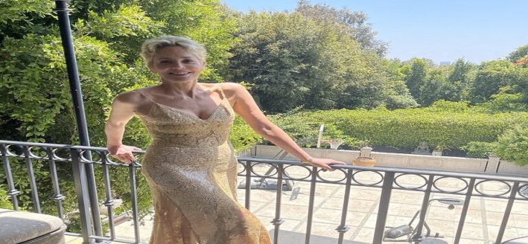 SHARON STONE 10 YILLIK ELBİSEYİ YENİDEN GİYDİ