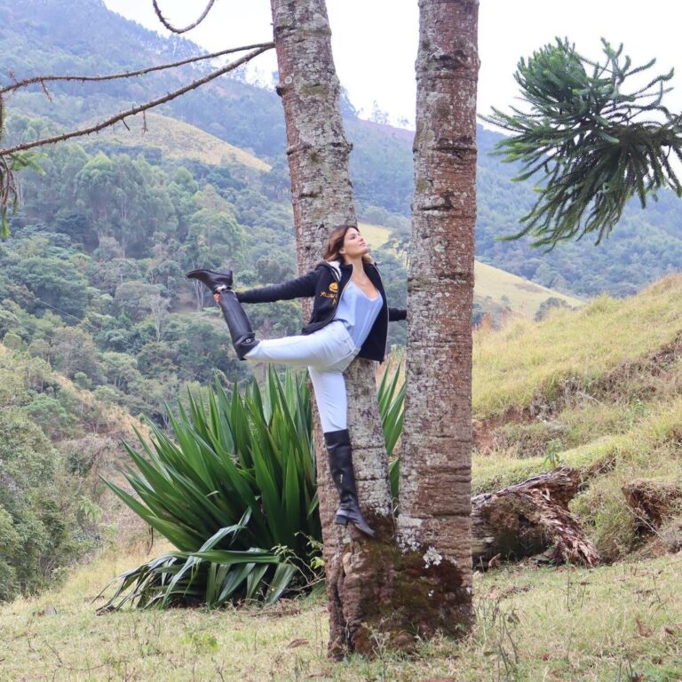 ISABELI FONTANA’DAN DOĞA POZU