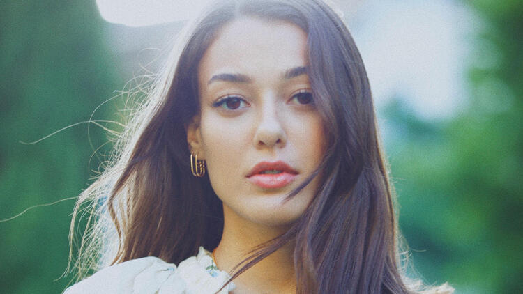 DİLAN ÇİÇEK DENİZ TATİL SEZONUNU AÇTI