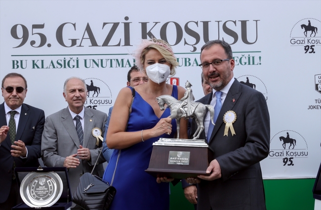 GAZİ KOŞUSUNDA KADIN DEVRİMİ!