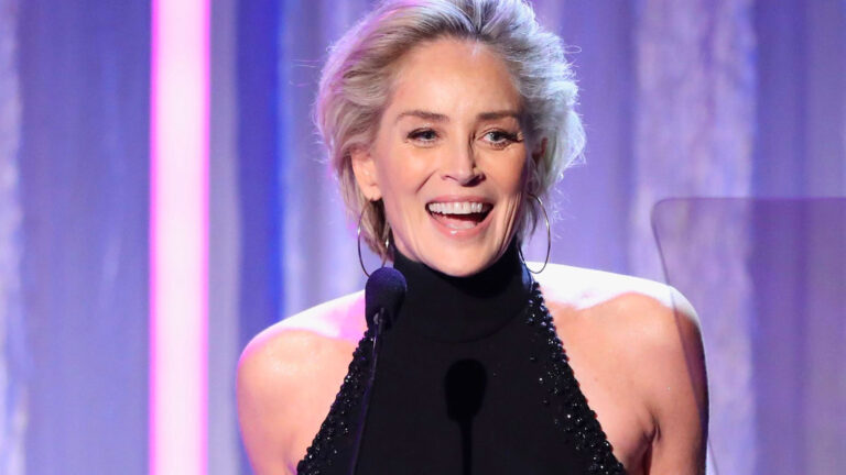 SHARON STONE O SAHNENİN TİŞÖRTÜNÜ GİYDİ