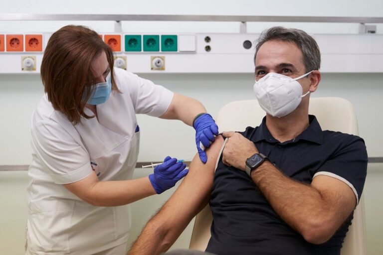 YUNANİSTAN’DAN AŞI HAKKINDA YENİ KARAR