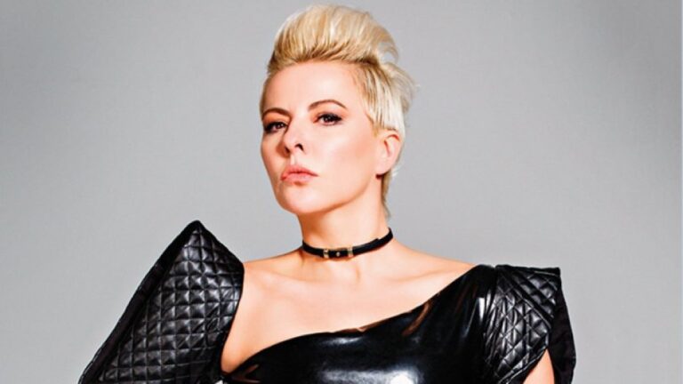 BENİMLE KAL KLİPLENDİ