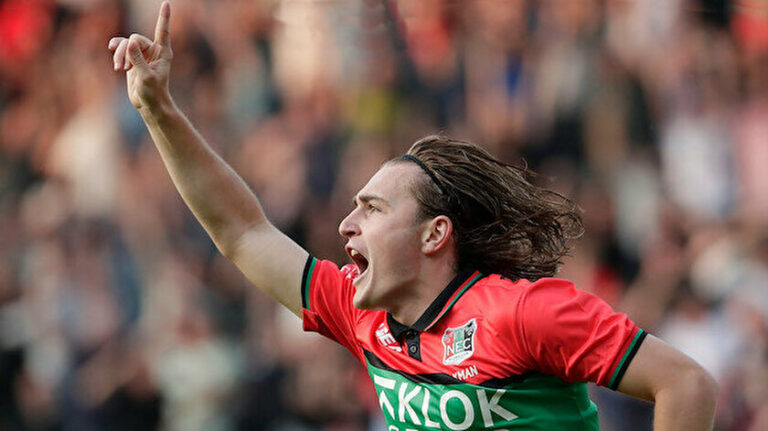 2 TÜRK HOLLANDA’DA İLK 11’DELER