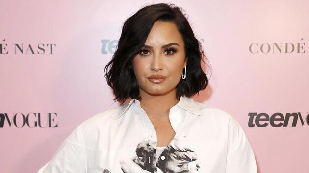 DEMI LOVATO’DAN 29. YAŞ POZLARI