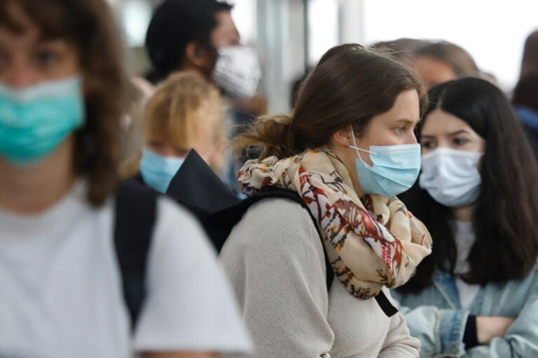 ABD’DEN ÇARPICI ARAŞTIRMA: AŞISIZ GENÇLER…