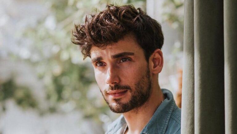 YILMAZ KUNT: MODELLİK ARAÇ OYUNCULUK AMAÇ