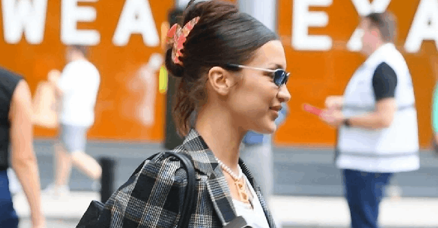 Bella Hadid sonbahar stilini konuşturuyor