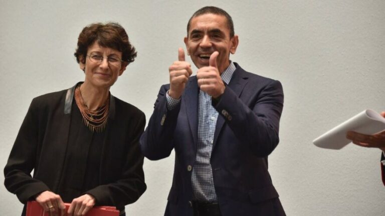 Özlem Türeci ve Uğur Şahin onurlandırıldı