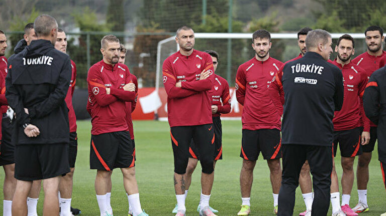 Stefan Kuntz: Kimsenin yeri garanti değil