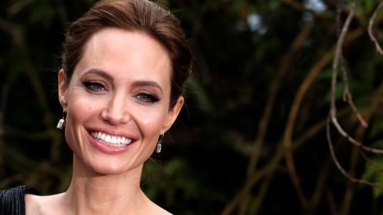 Angelina Jolie, Weeknd ile ilişkisini reddetmedi