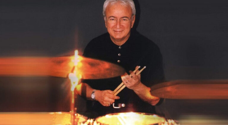 Ünlü müzisyen hayatını kaybetti