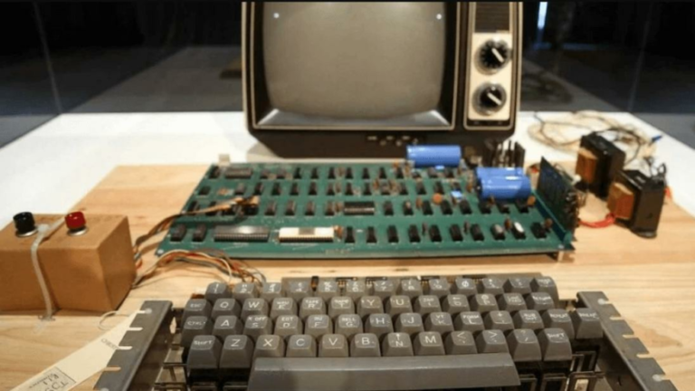 Apple’ın ilk bilgisayarı bu fiyata satıldı