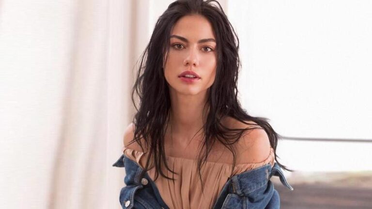 Demet Özdemir’in çanta ve çizmesinin fiyatı dudak uçuklattı