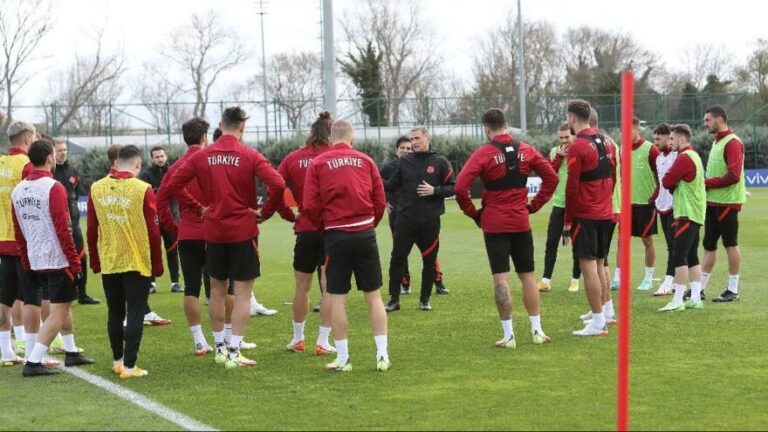 Kaan Ayhan ve Taylan Antalyalı’dan Kuntz yorumu