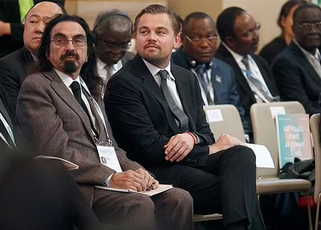 Leonardo DiCaprio galaya babasıyla katıldı