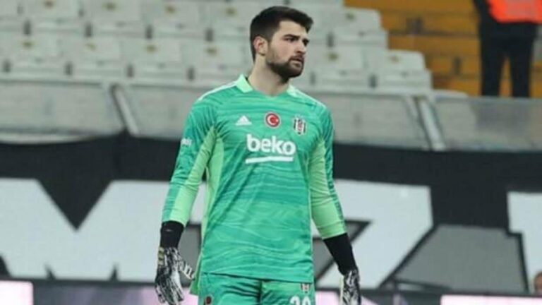 Beşiktaş’ta taraftardan Ersin Destanoğlu’na büyük destek! Maç sonu itiraf: Ağrılarım vardı